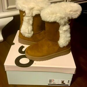 NIB Girls brown fashion boots